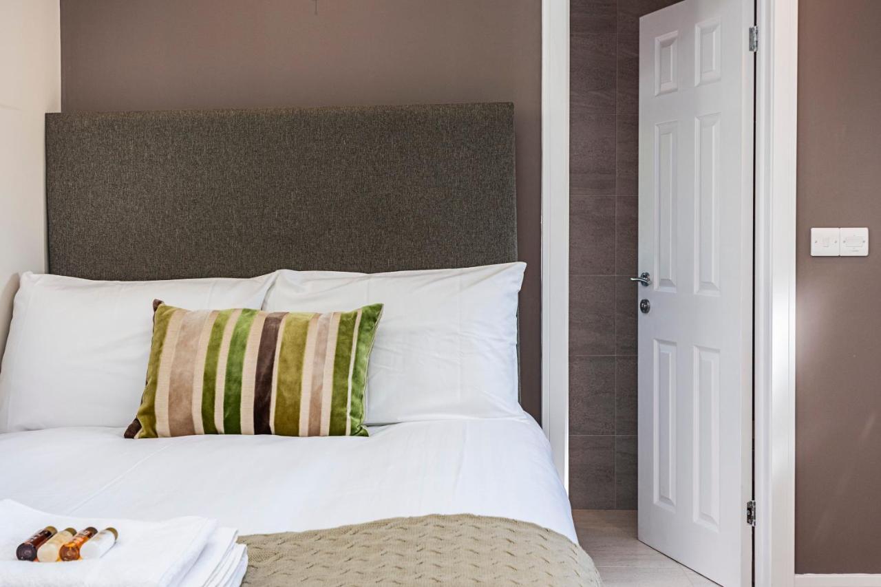 South Woodford 2 Bed En-Suite House London Ngoại thất bức ảnh